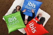 Accor - Inauguration des 3 nouvelles marques IBIS - Novotel Tour Eiffel - 22 mai 2012Tête en l'Air -  